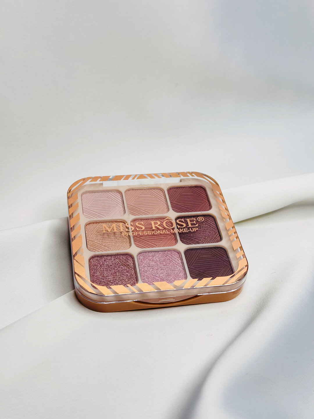 MISS ROSE палетка теней для глаз, 9 оттенков — фото 1