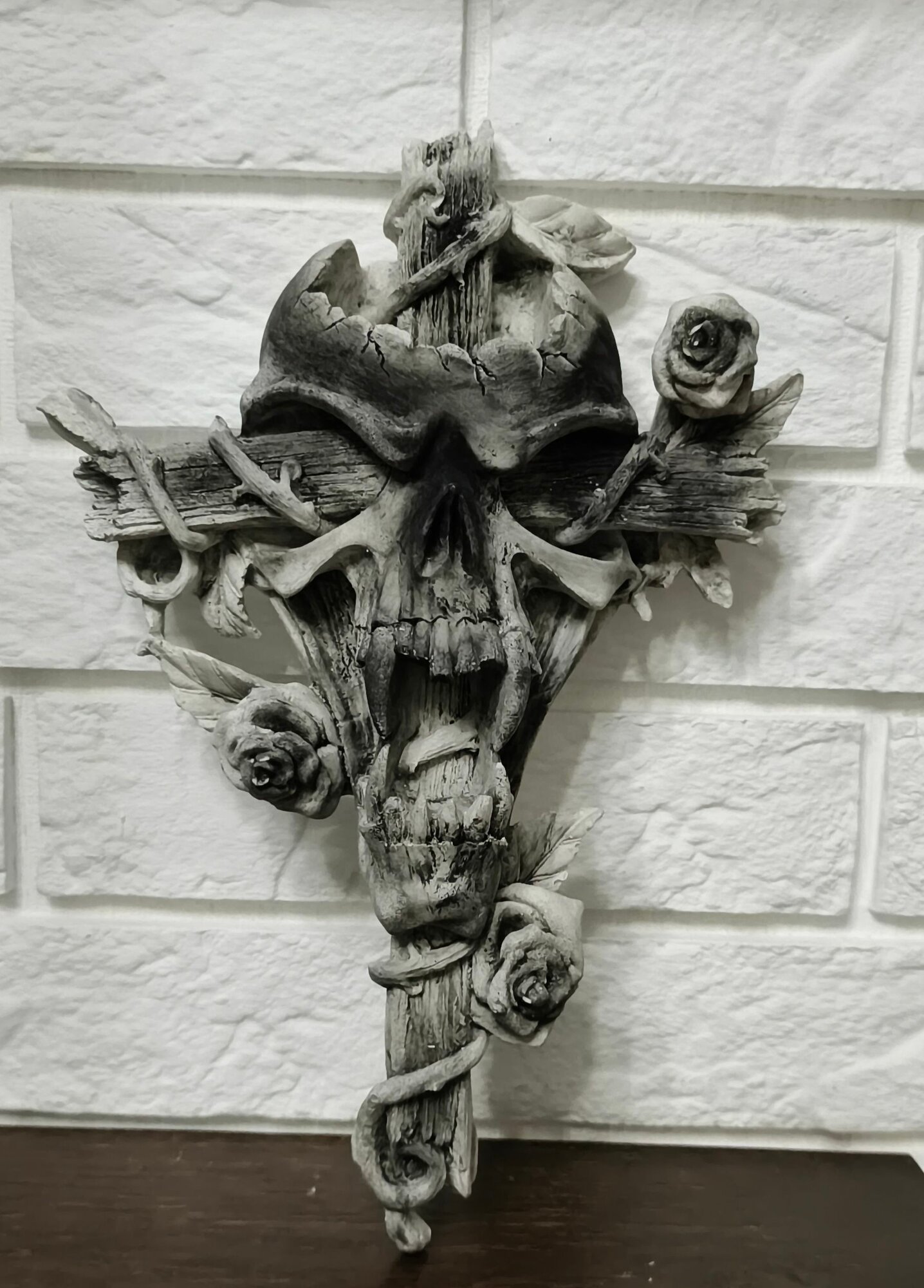 Барельеф Череп