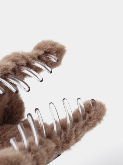 Пушистая, мягка и крепка заколка-краб для волос для всех девушек — фото 1