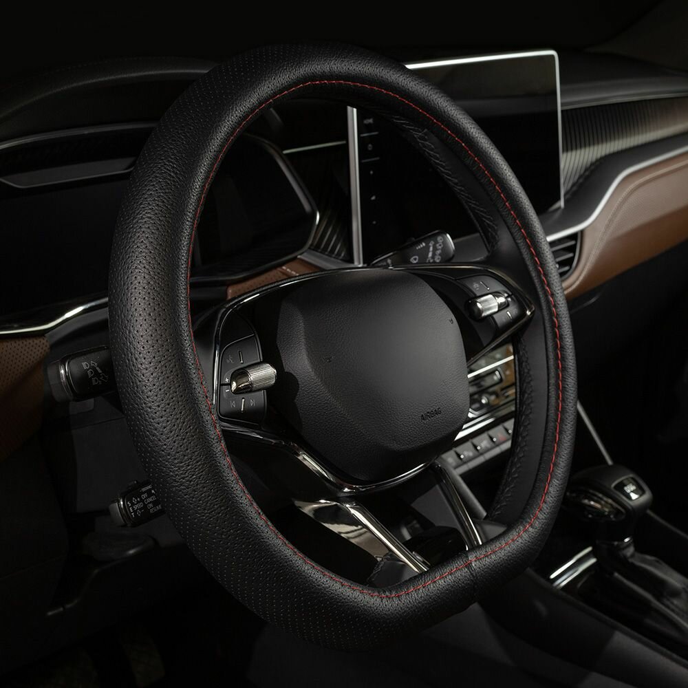 Оплетка на руль каркасная Кожа полиуретан Lord Autofashion (8315 Чёрный/Красная строчка D-форма М)