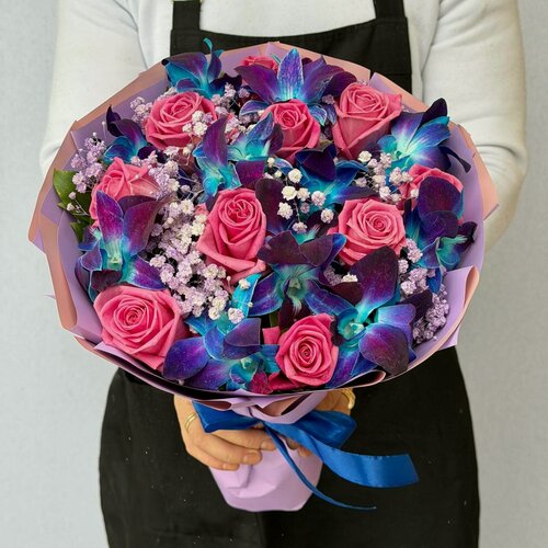 Изображение товара Букет Rybe-Flowers "Космические Орхидеи", из роз, орхидей и гипсофилы
