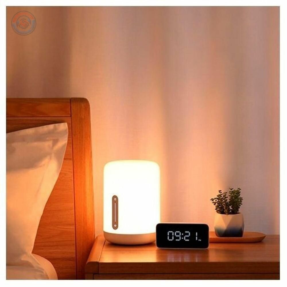 Картинки Умная настольная лампа Xiaomi Mijia Bedside Lamp 2, тёплый ночник с рассветом и закатом, управление через Mi Home и Siri, 360 светодиодное освещение