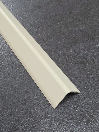 Изображение товара Угол внешний накладной для плитки алюминиевый окрашенный 20х20мм 2,7м Слоновая кость