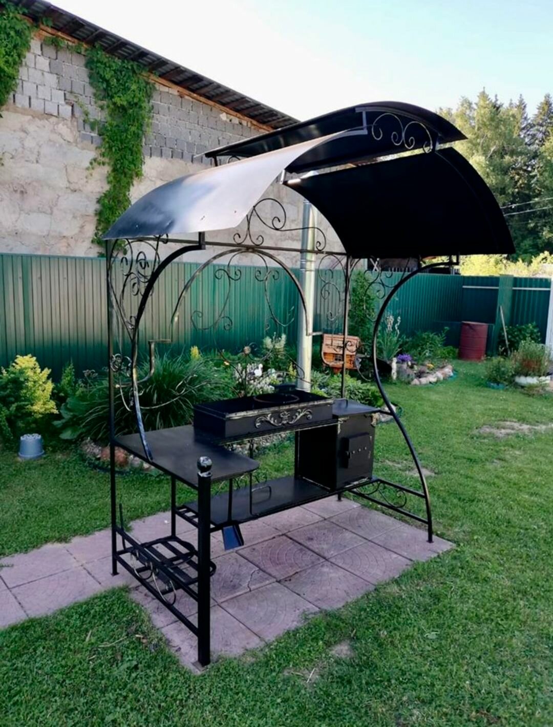 Мангал с крышей и печкой для казана железный кованый для шашлыка мангальная зона с двускатной крышей из 3 мм стали