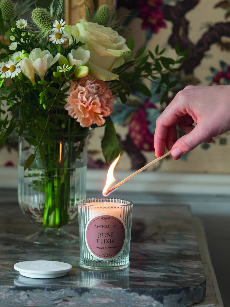 Ароматическая свеча Mathilde M Кашемировое дерево (Bois de Cachemire), 65 гр — фото 1