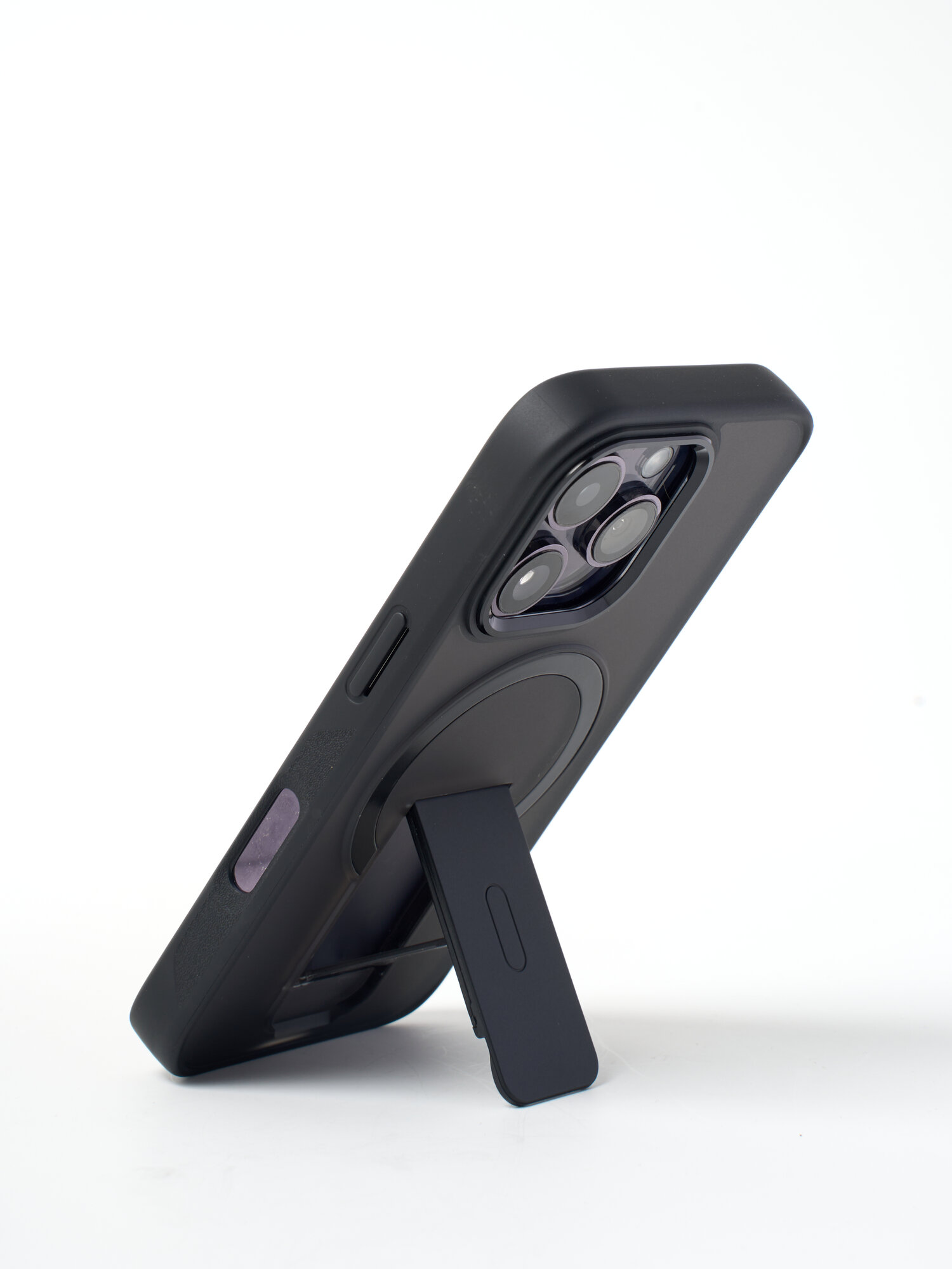 Чехол на Айфон 16 Про Макс (iPhone 16 Pro Max) с поддержкой беспроводной зарядки и подставкой, черный — фото 1