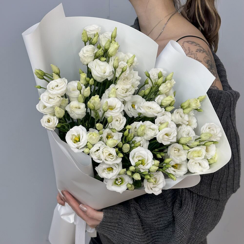 Изображение товара Моно нежный букет из 9 штук эустом в стильной дизайнерской упаковке, 50см