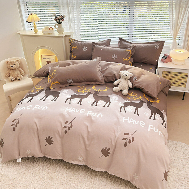 Этот комплект постельного белья из кашемира из четырёх предметов подойдёт для студенческих общежитий и домов. Он подходит для кровати шириной 1,5 метра, а размер пододеяльника составляет 150*200 см.