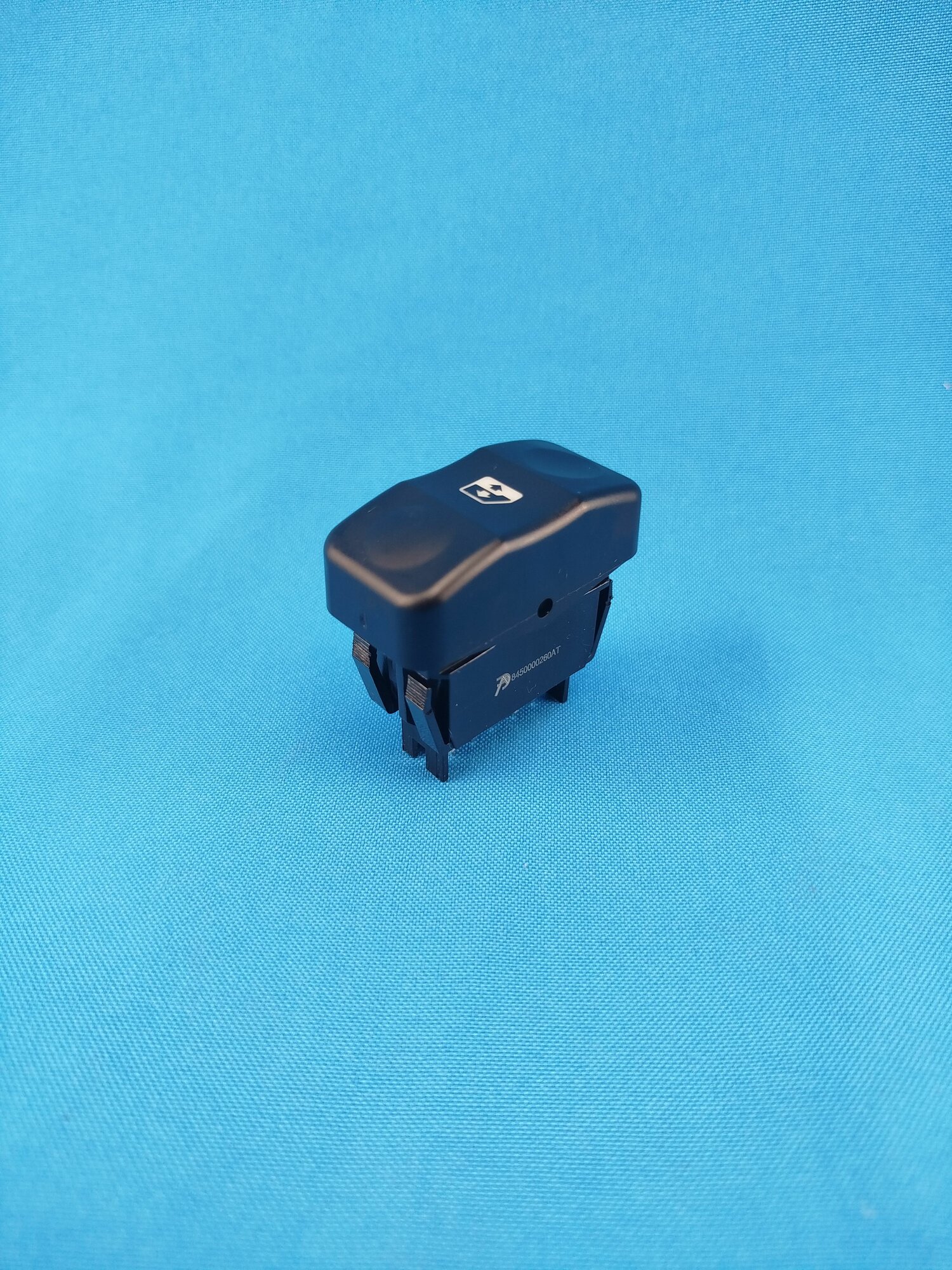 Клавиша стеклоподъемника переднего "АвтоТрейд" для автомобилей Ларгус, Renault Logan