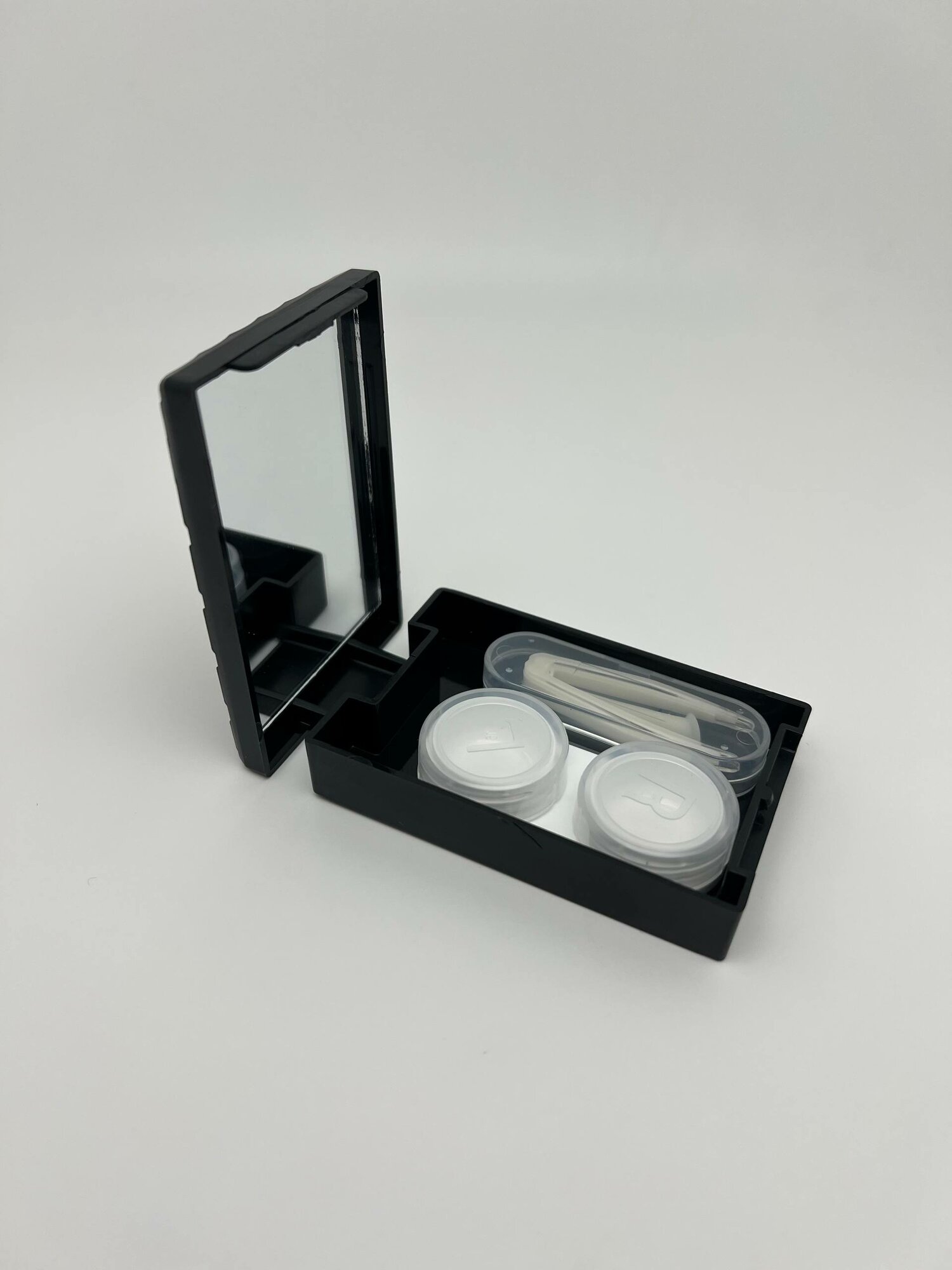 Контейнер для контактных линз "KISSME SHIJIE" 4 в 1 дорожный (белый) 5х3