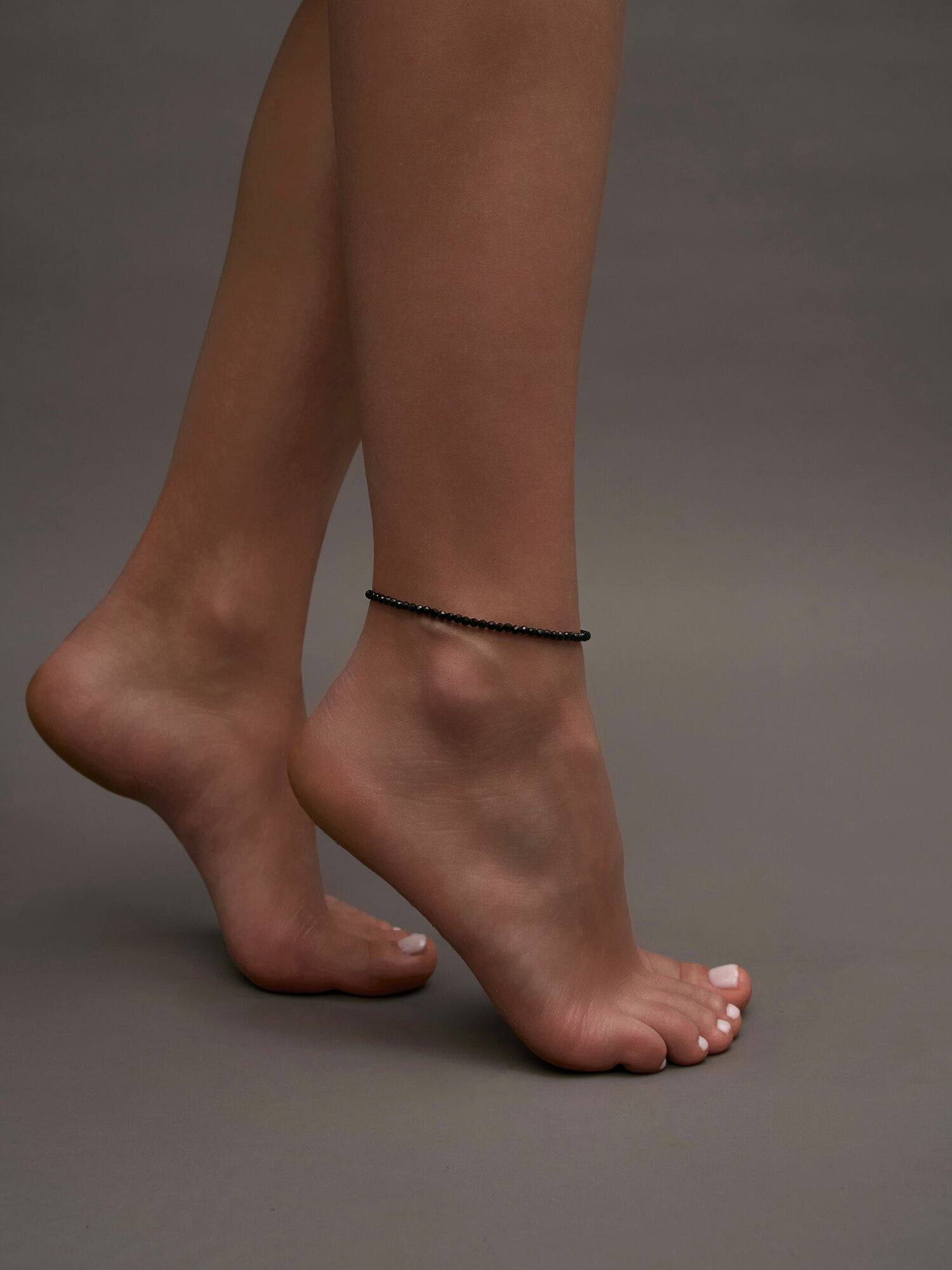 Браслет на ногу, черный — фото 1
