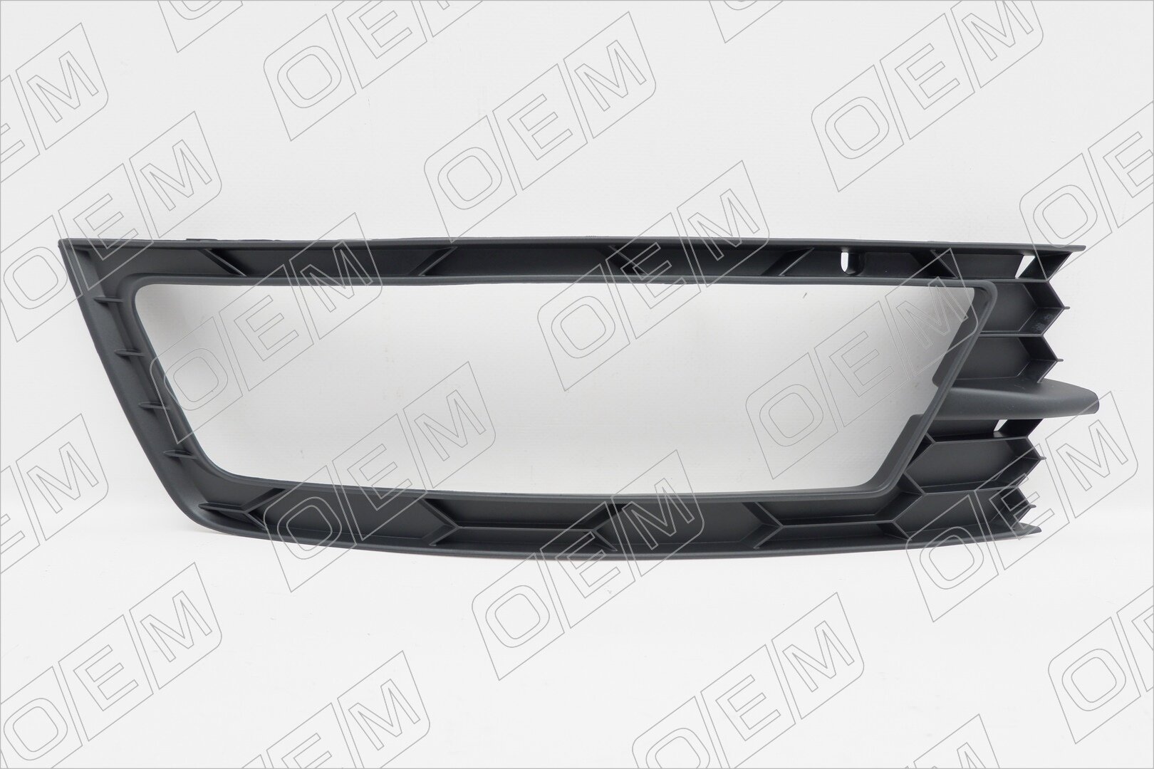 Окантовка противотуманной фары правая Skoda Rapid 5JA8076829B9, Шкода Рапид, год с 2012 по 2017, O.E.M.