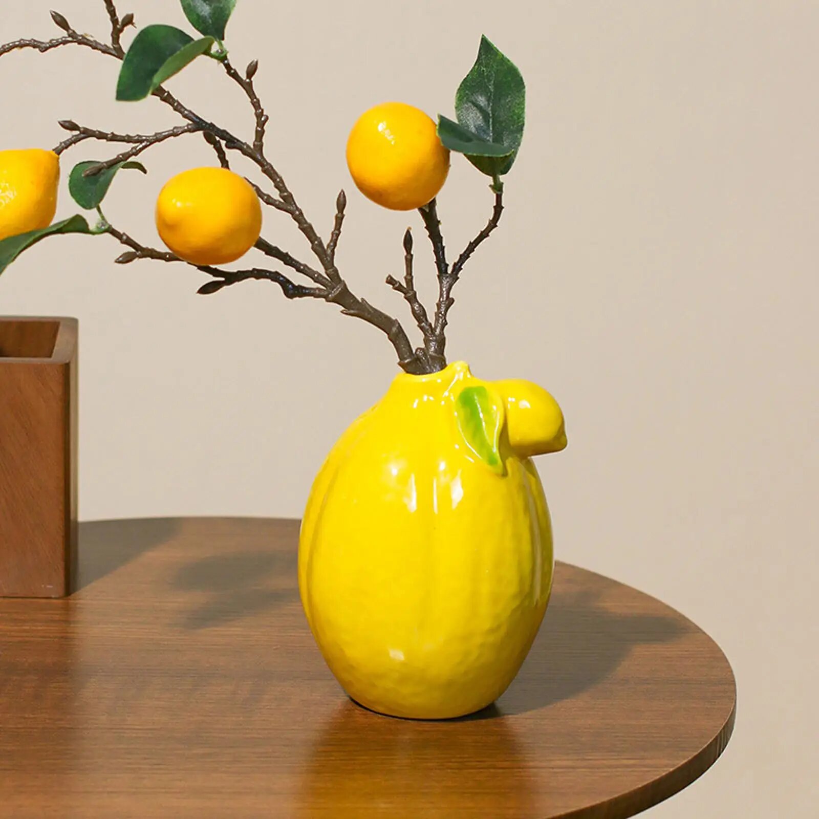 Желтая керамическая ваза Flower Vase