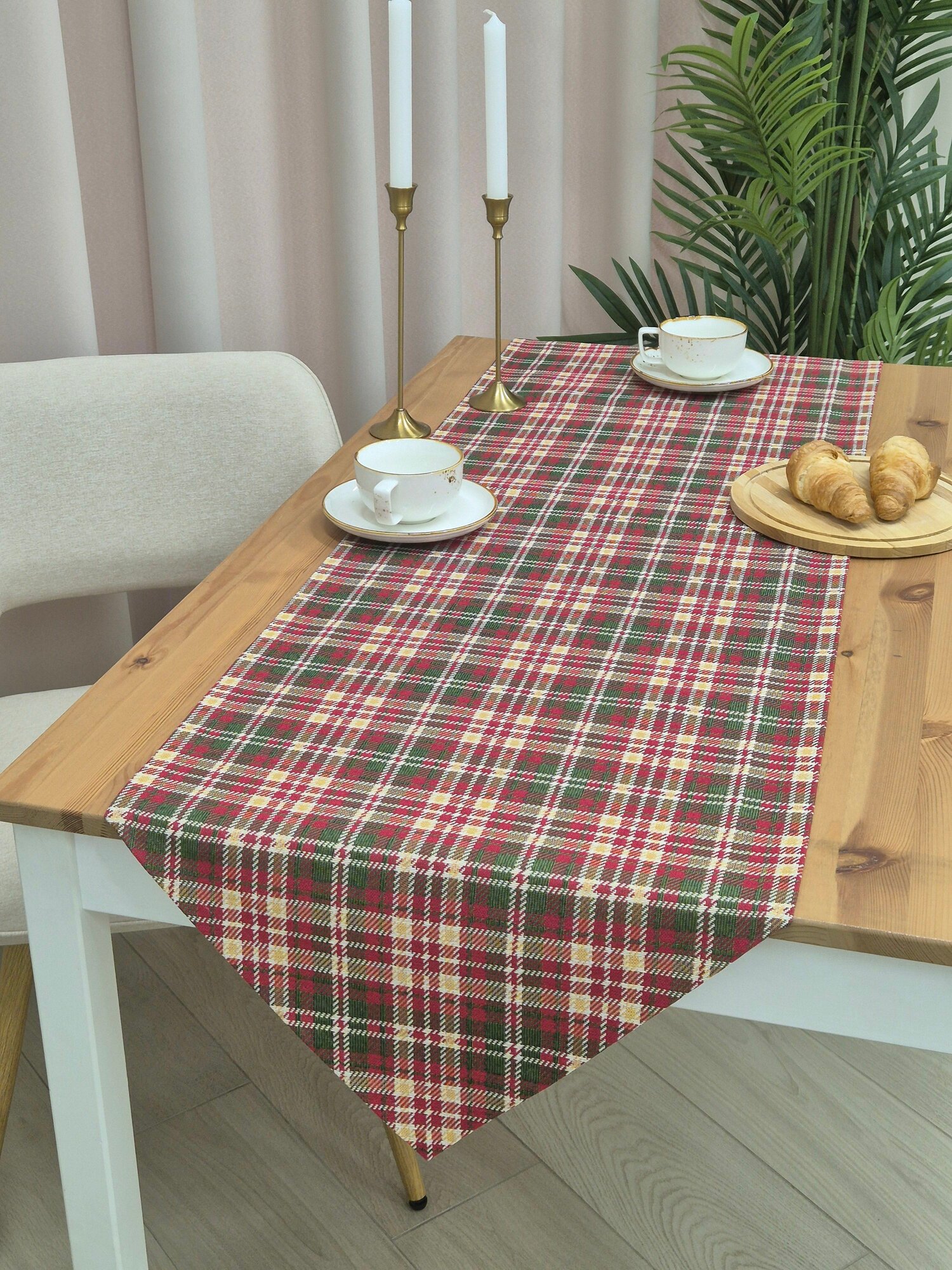 Дорожка для стола Le Gobelin Шотландия клетка зеленая 45х180 см