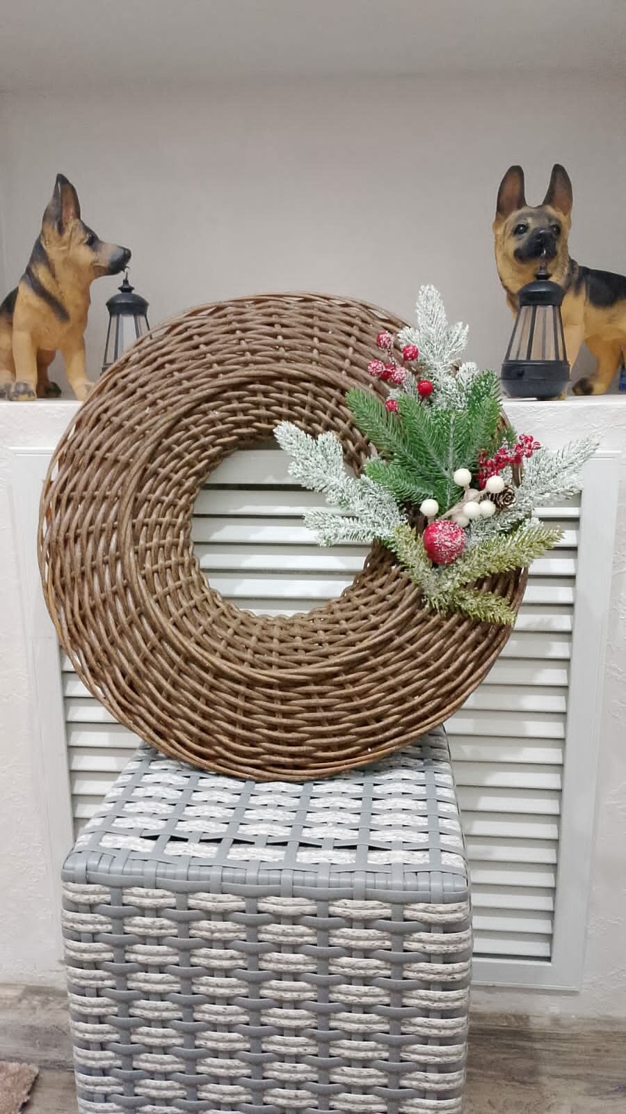 Венок новогодний из искусственного ротанга диаметром 45 см (ручная работа)