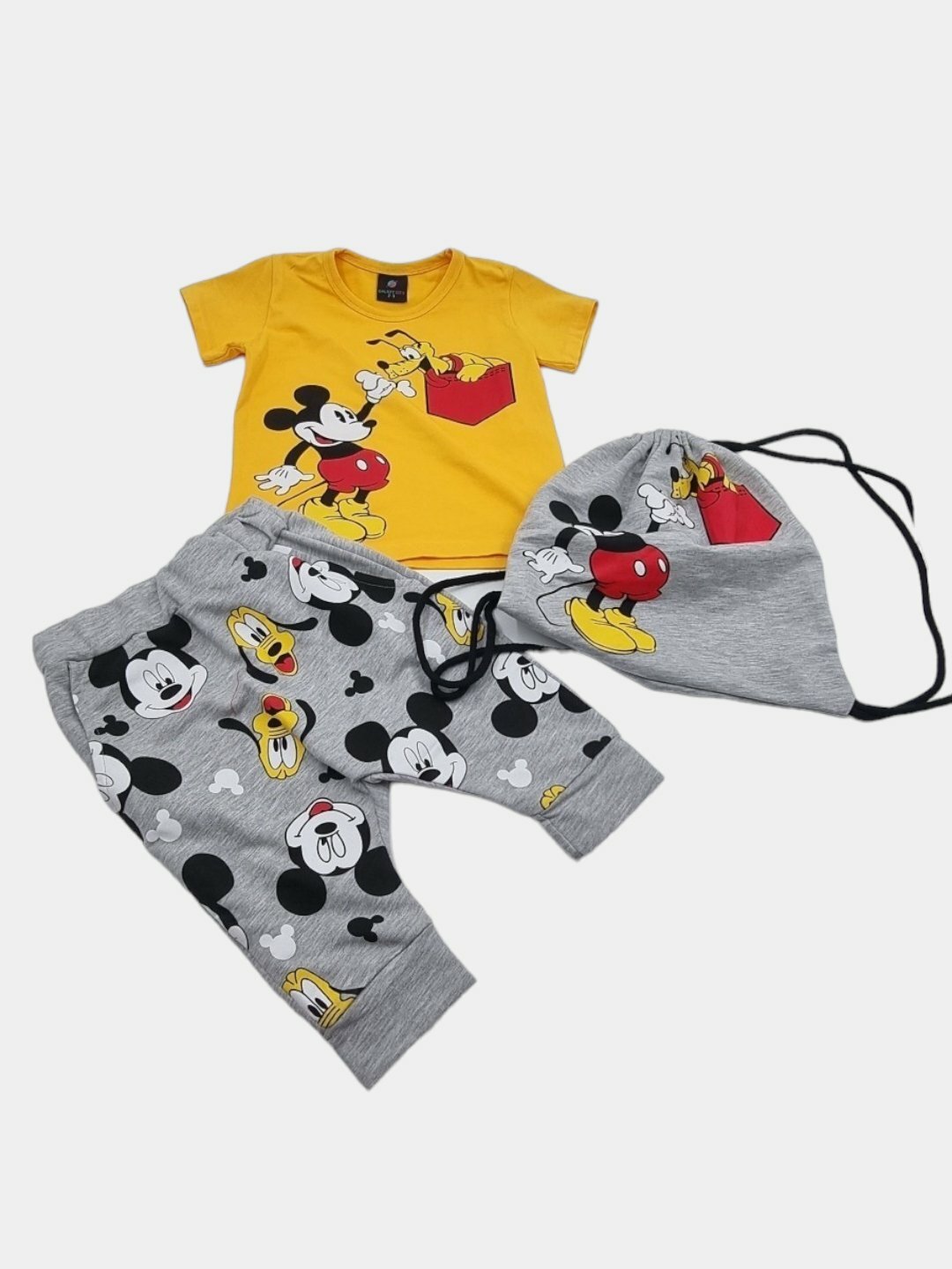 Костюм спортивный Disney baby Костюм для мальчика с Микки Маусом — футболка, штаны и сумка, размер 98, желтый/серый — фото 1