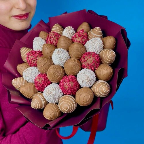 Изображение товара Букет клубники в Бельгийском шоколаде Callebaut. Подарочный набор T2025