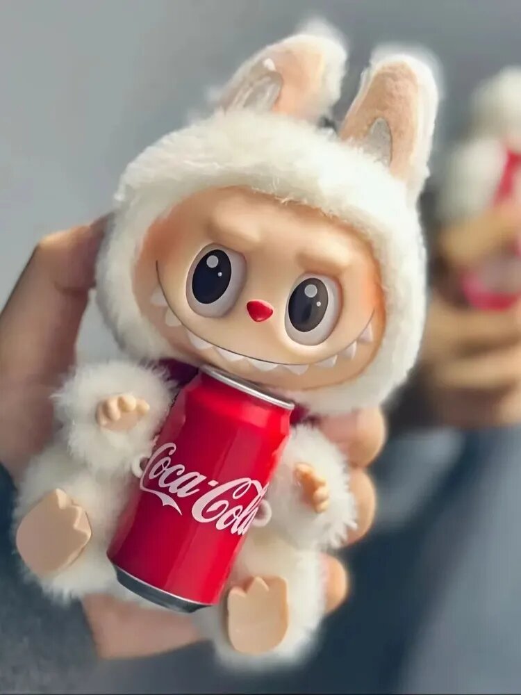 Мягкая игрушка лабубу Coca-Cola, лабубу с колой, случайный цвет — фото 1