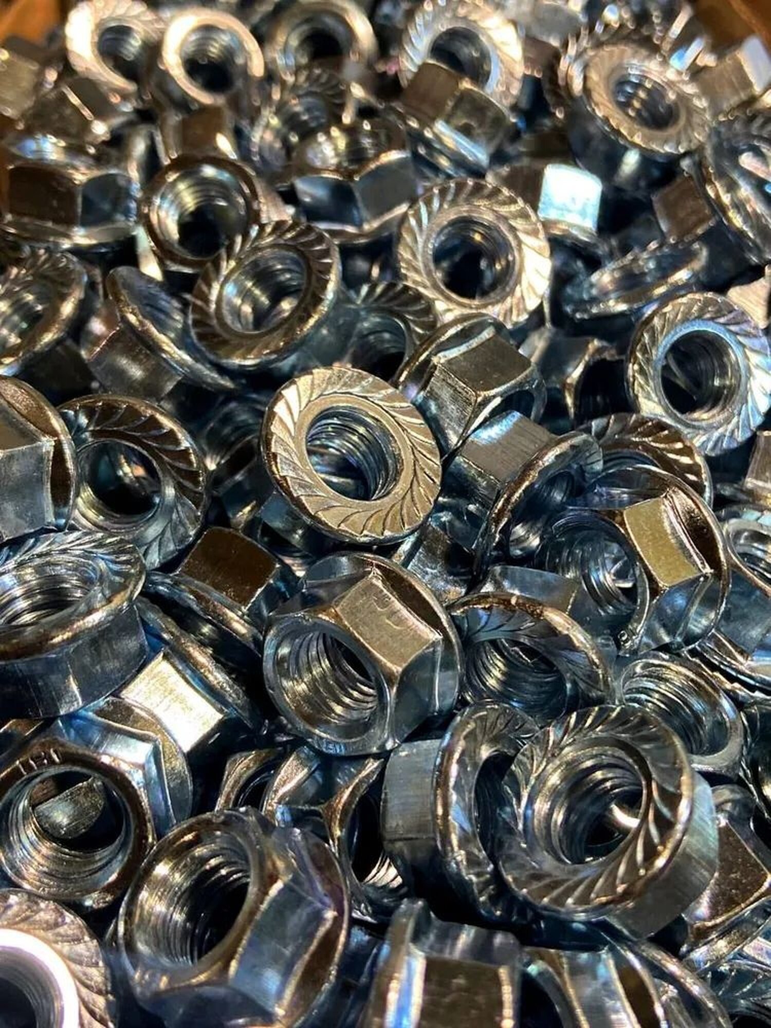 Гайки Шпунтик DIN 6923 оцинкованные с фланцем М14 50 штук