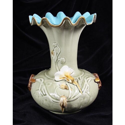 Ваза Вьюнок. Фаянс, роспись. Франция, Sarreguemines, около 1890 года