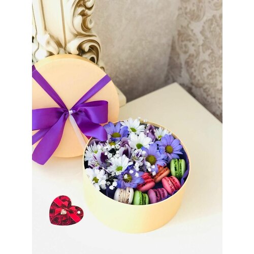 Цветы с пирожными в коробке / Подарок женщине креативный букет для девочек украшение для дня рождения подарок для гостиной тв кабинета цветочная композиция сушеный цветок украшени