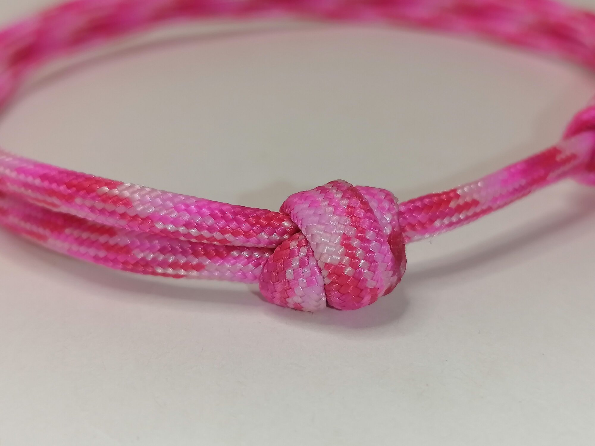 Шнурок для адресника, розовый камуфляж, размер S - 20-40 см - фотография № 2