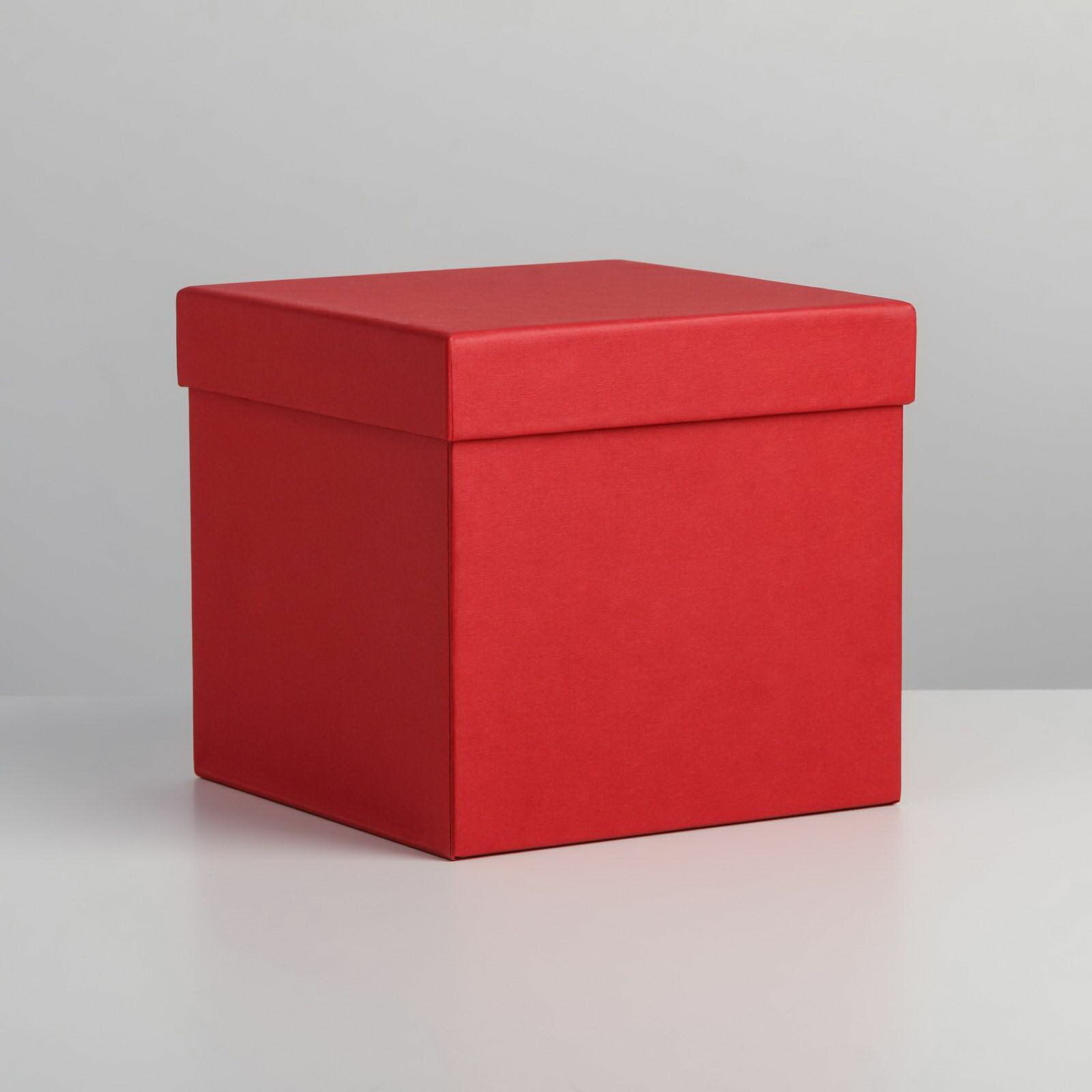 Коробка-куб 160х160х160 мм красный размер упаковки: 16 x 15.5 x 16 см.