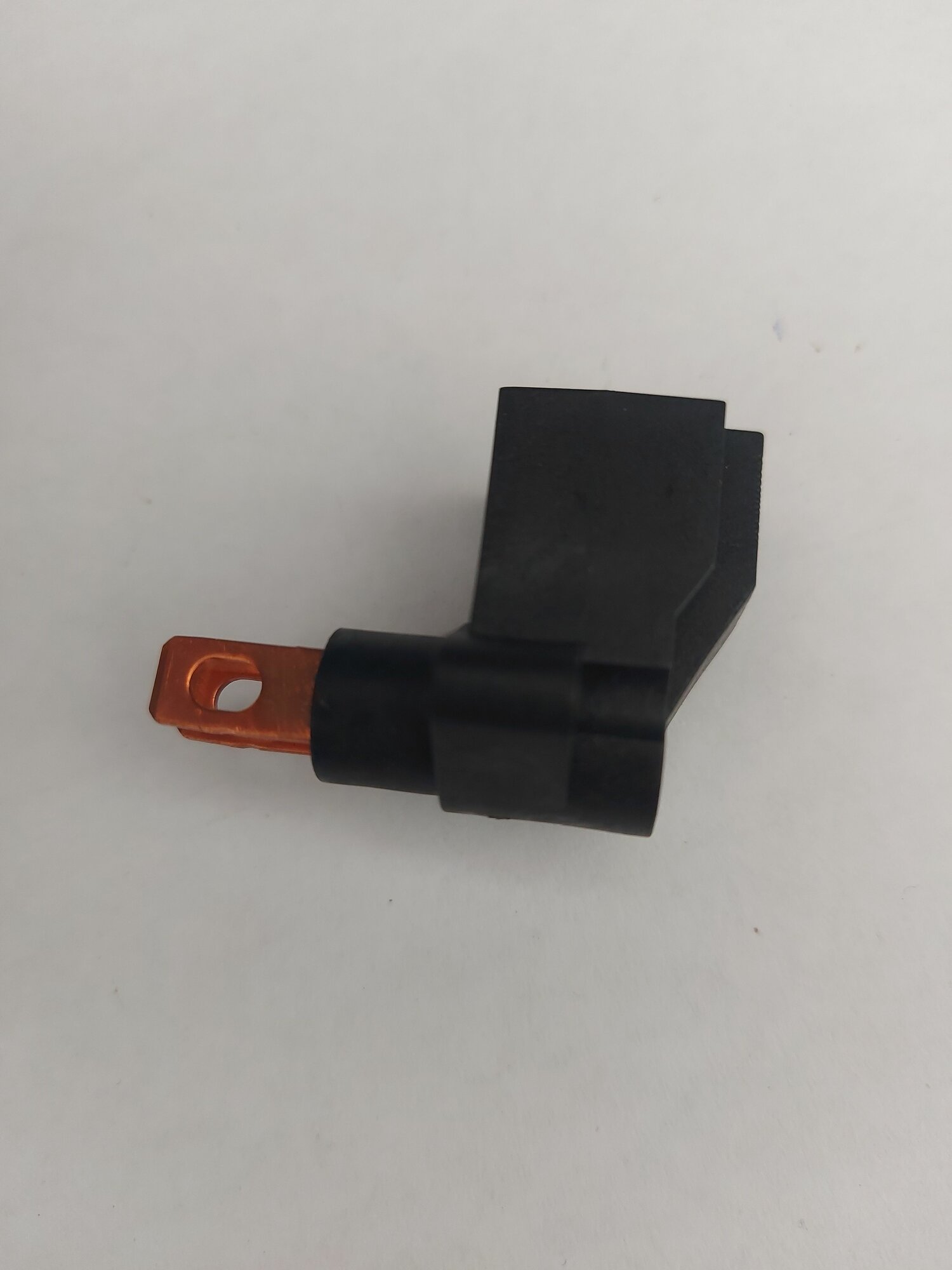 Клемма масляного датчика двигателя wm80 WACKER NEUSON 5000080502