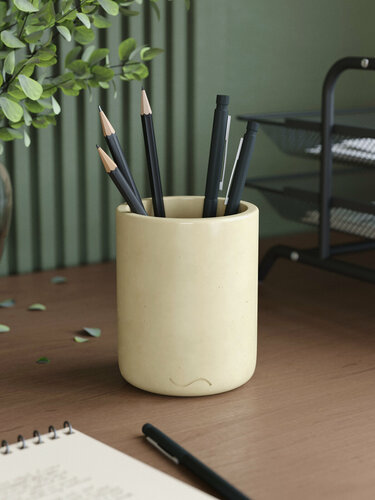 Изображение товара Стакан канцелярский Astrid, 9x11 см, бетон, кремовый глянцевый