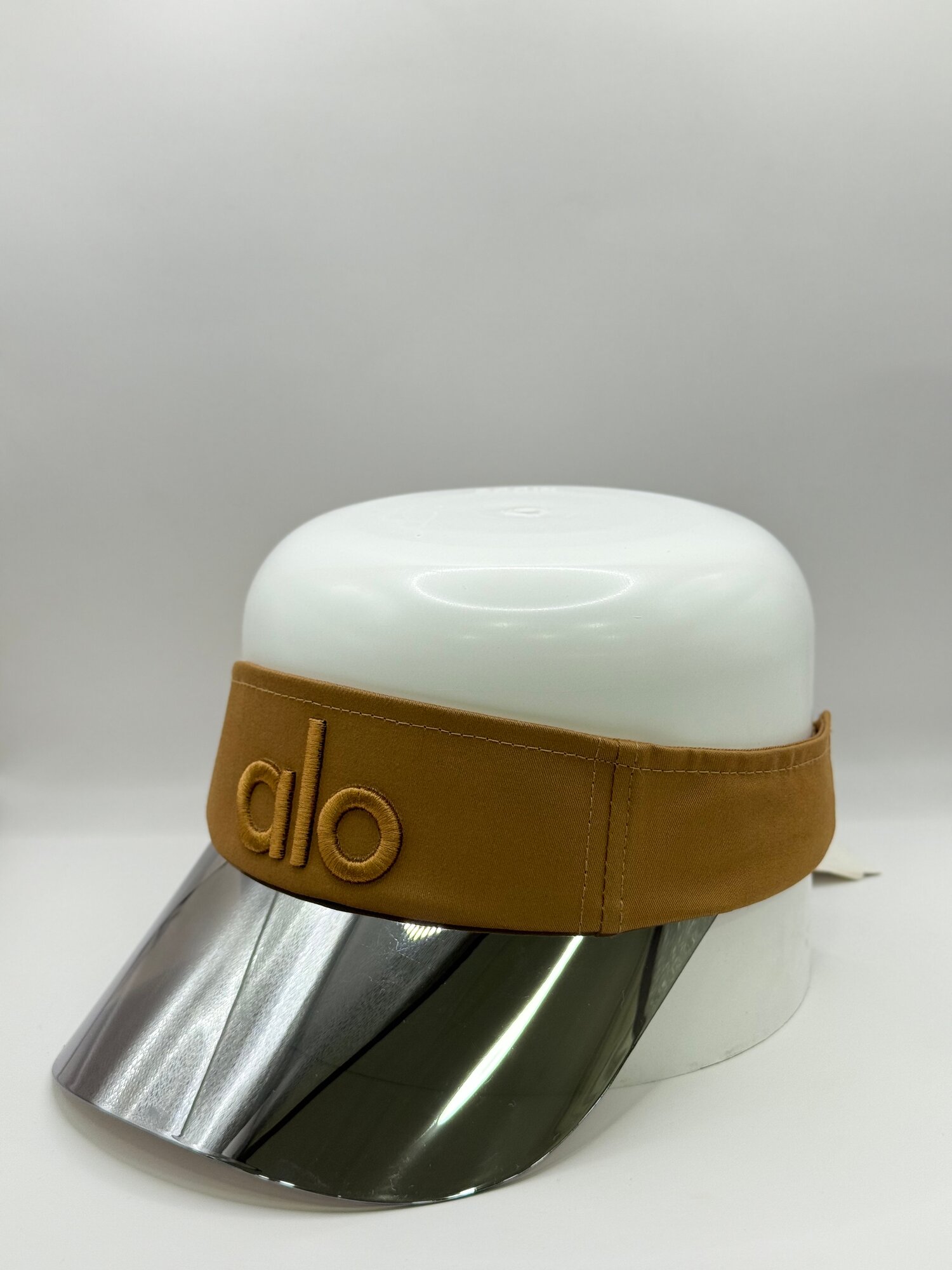 Кепка Alo козырек для женщин, размер 58 ( универсальный ), коричневый — фото 1