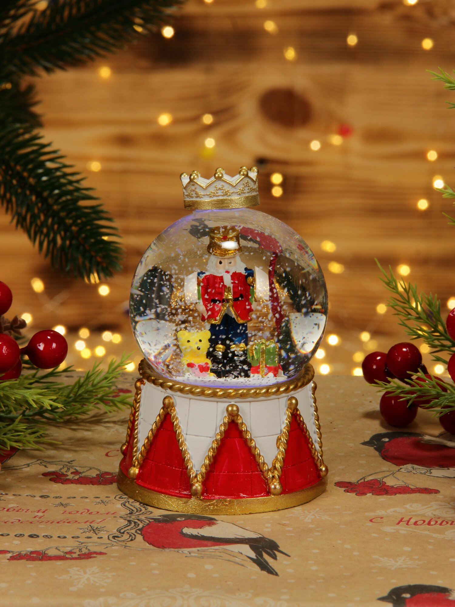 Фонарь новогодний со снегом "Щелкунчик и желтый медведь" 10,5 см, светильник декоративный