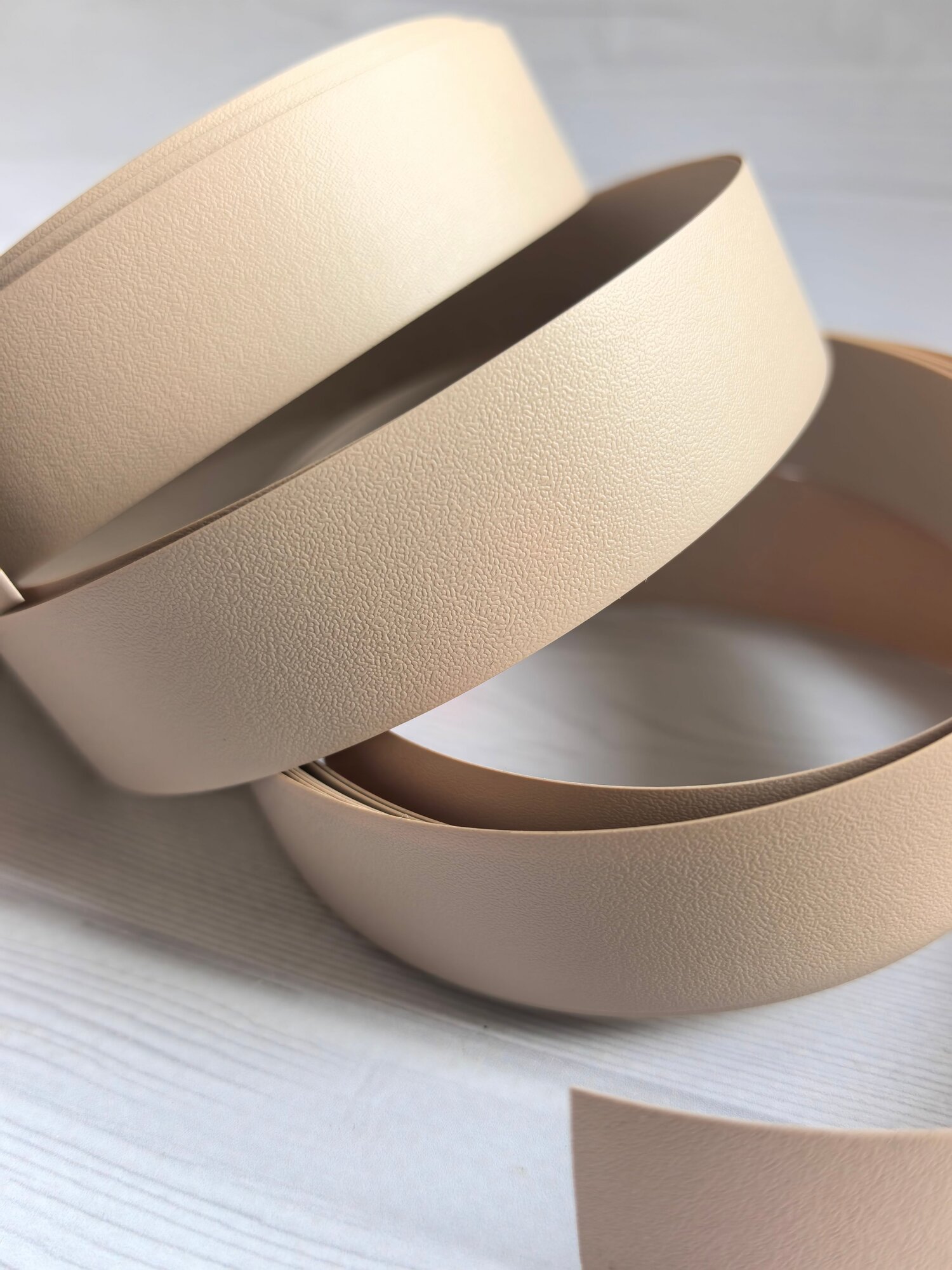 Кромка ПВХ пластик с клеем мебельная 04*25мм намотка 5м цвет Имбирь