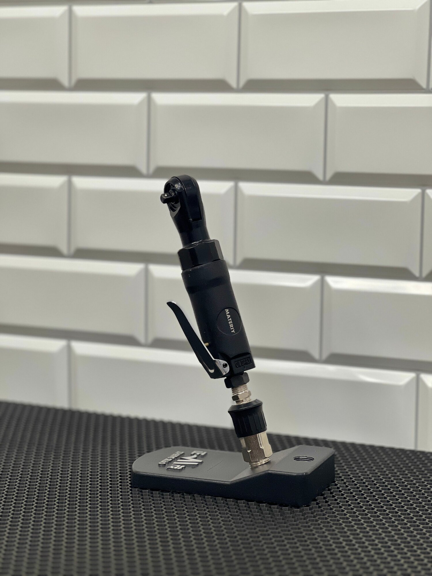 Трещотка пневматическая 1/4 (25 N.m)