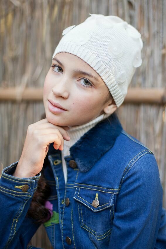 Шапка-бини Андерсен Весна-лето 2024 для девочек, размер 50-52, экрю — фото 1