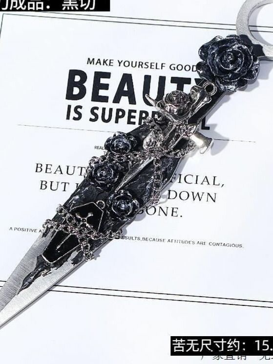 Сувенирный нож-кунай ручной работы в готическом стиле