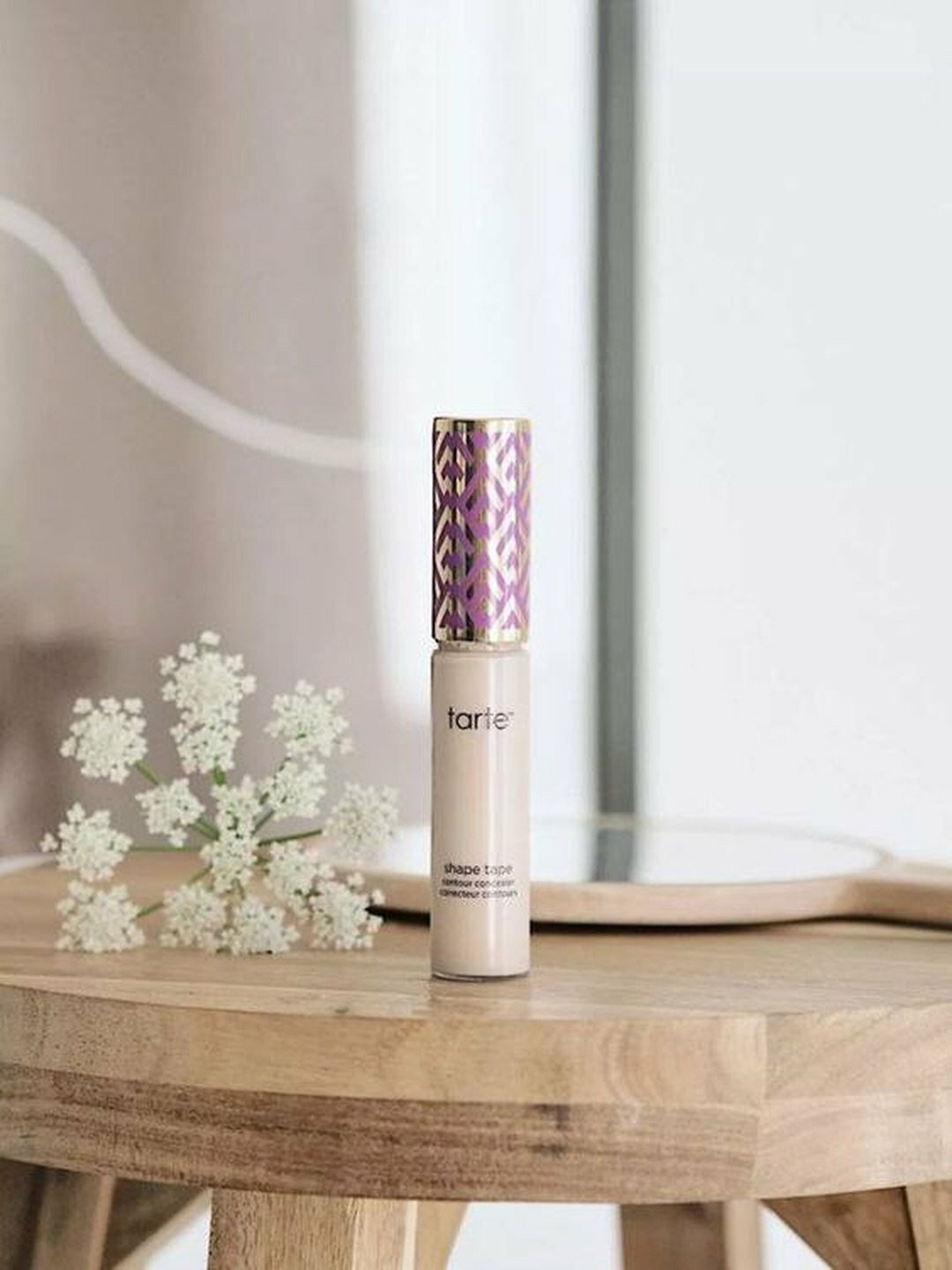 Консилер Tarte разработан специально для женщин и подходит для любой формы лица
