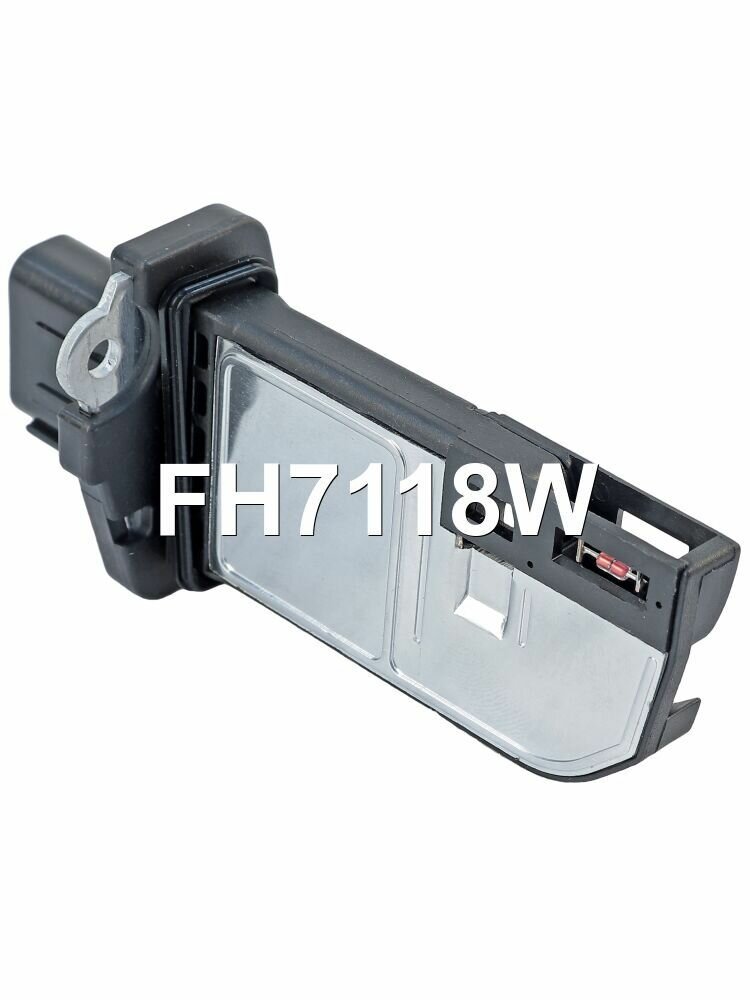 Датчик массового расхода воздуха ДВС UTM FH7118W для CITROEN JUMPER FORD GALAXY TRANSIT PEUGEOT BOXER
