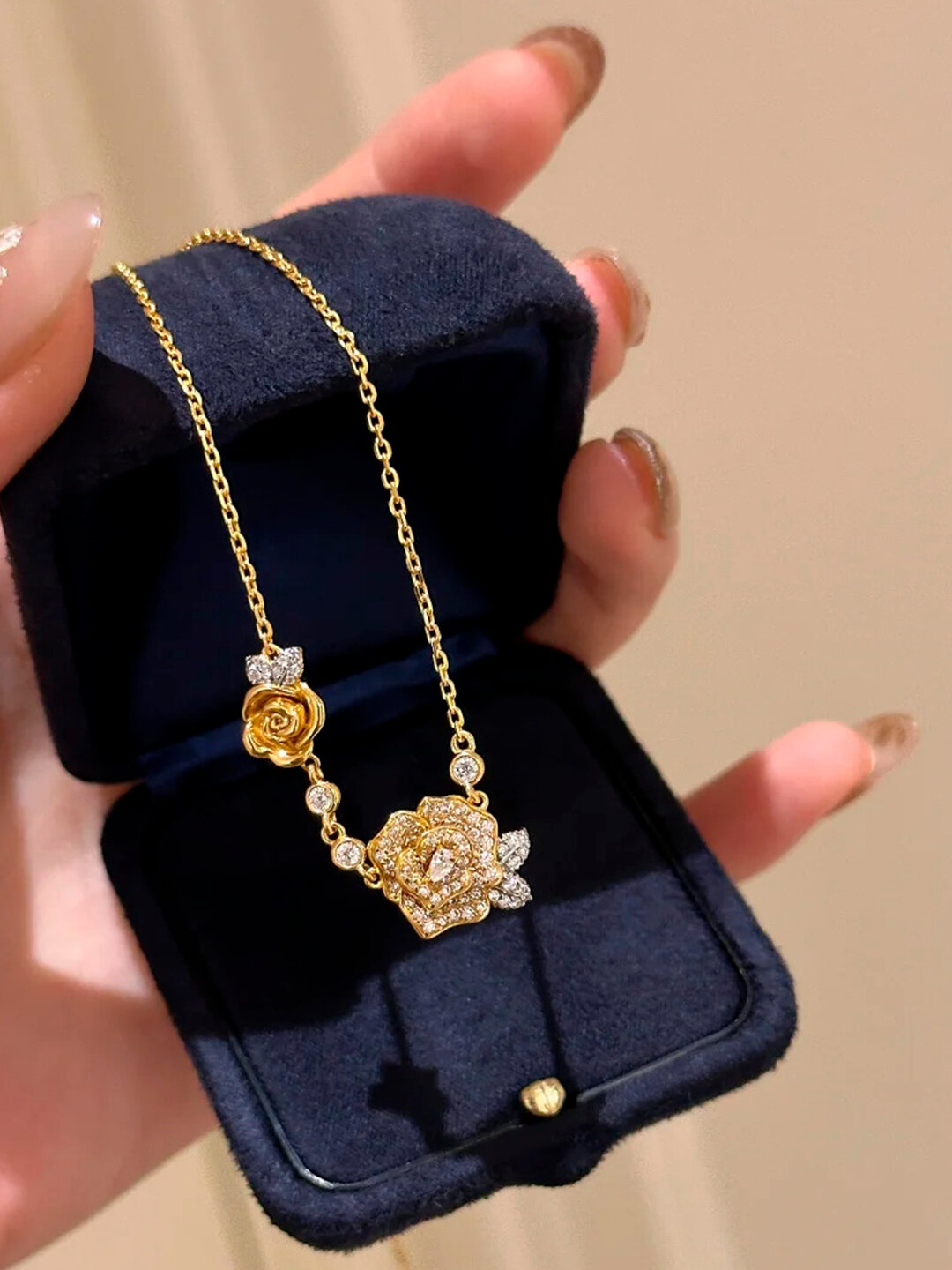 Комплект бижутерии: подвеска, кольцо, серьги, акрил