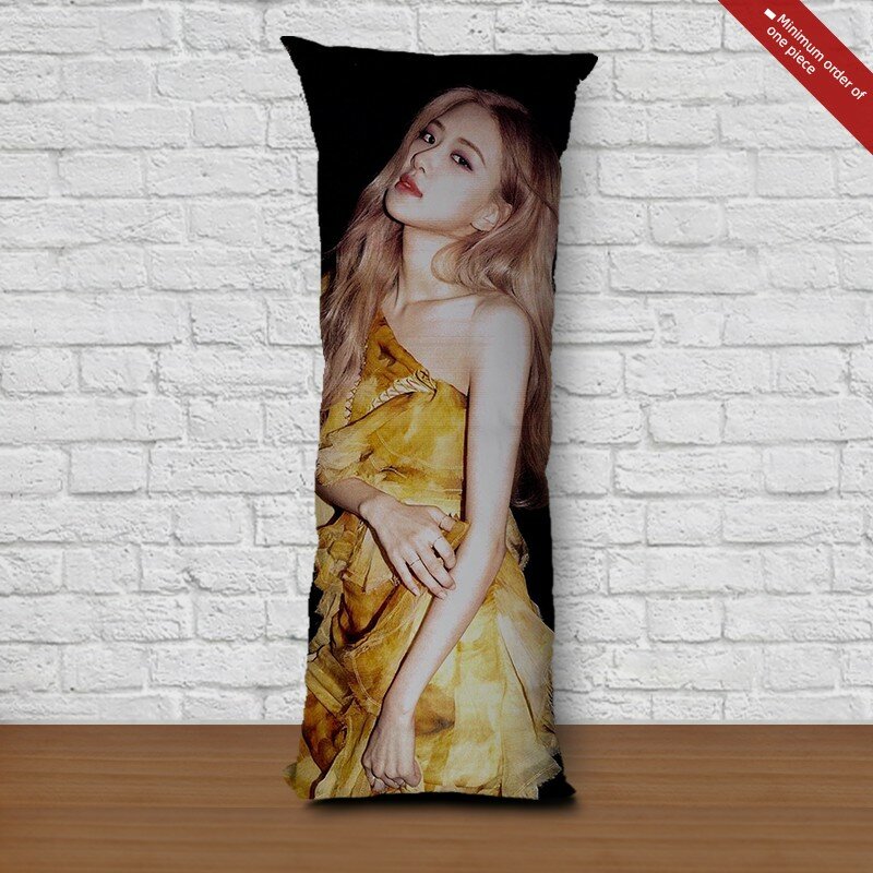 Подушка в стиле постера ROSÉ Solo 40x60 см Черная, фан-арт для интерьера