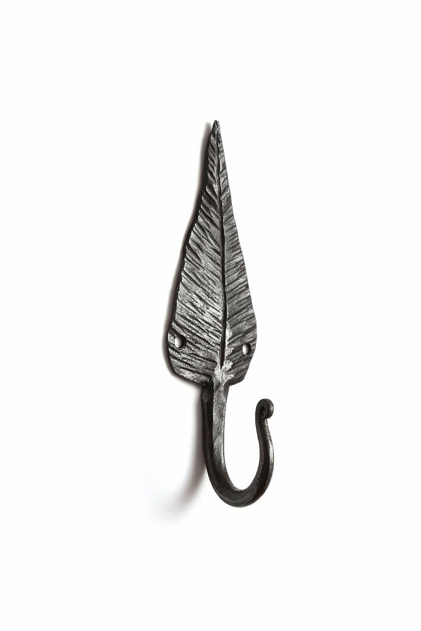 Кованый  настенный крючок  Листик  ручной работы