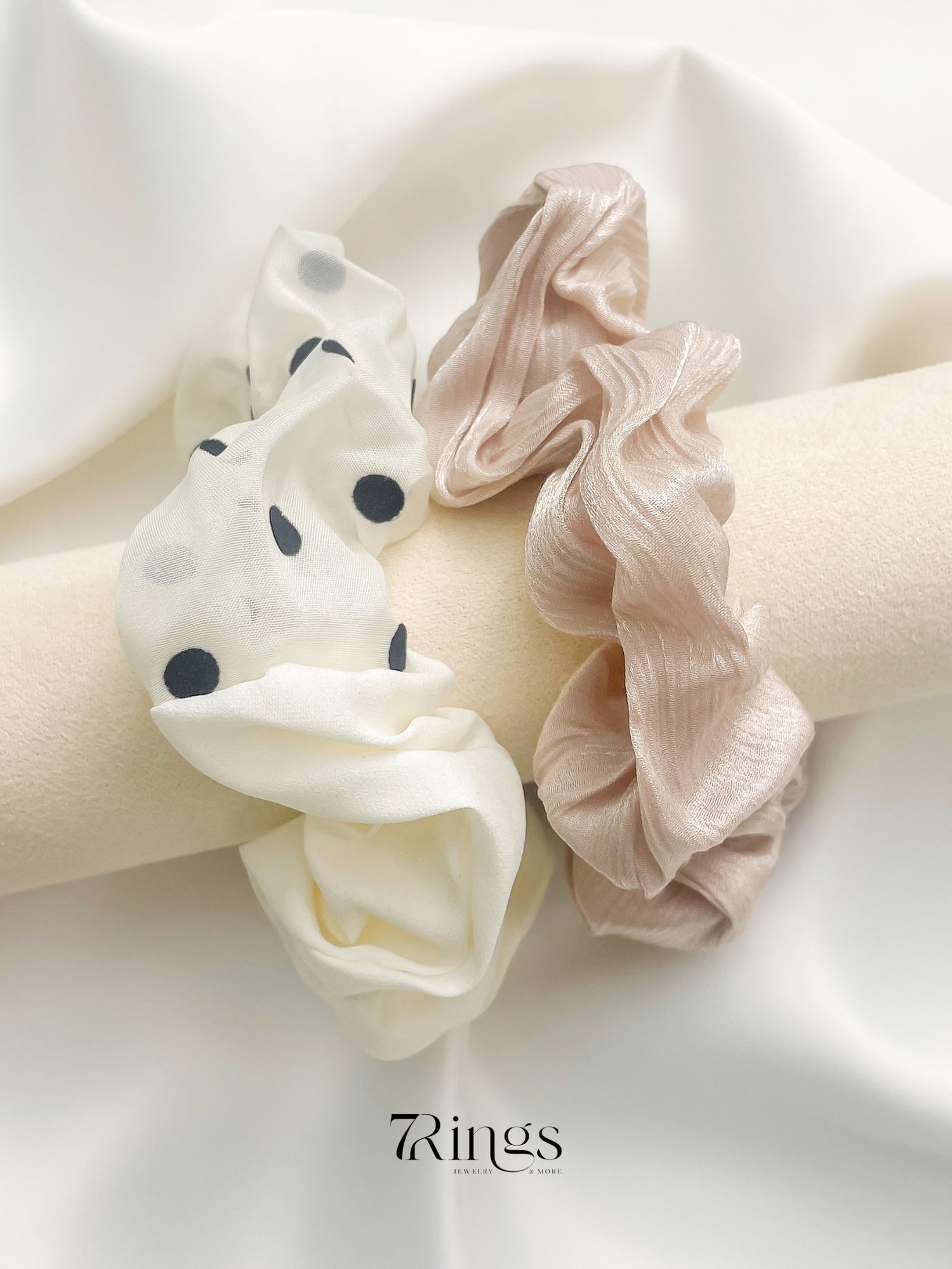 Сет из крабиков и резинок, крабик белый розовый и леопард, резинки розовый и в горошек — фото 1