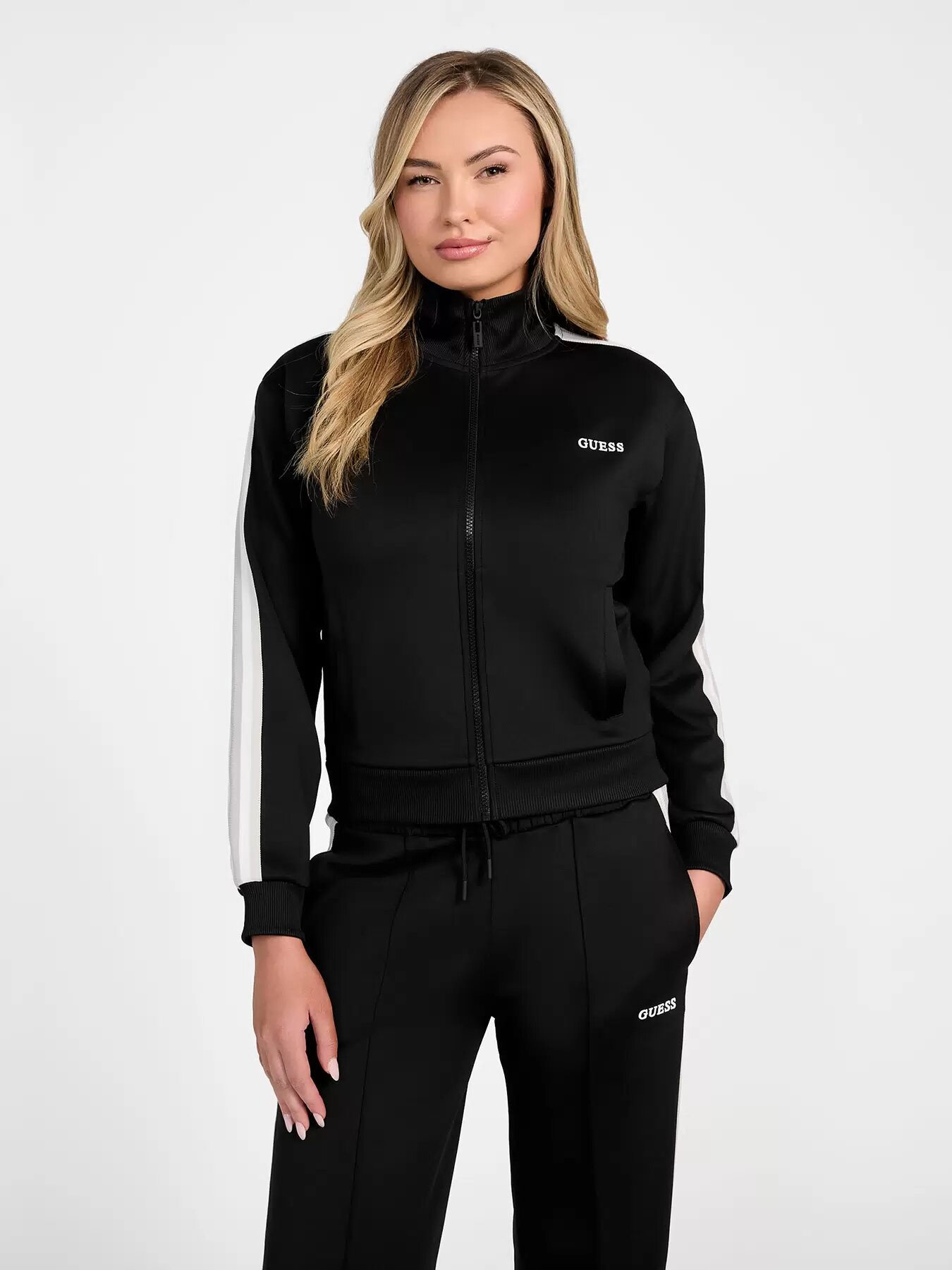 Джемпер GUESS