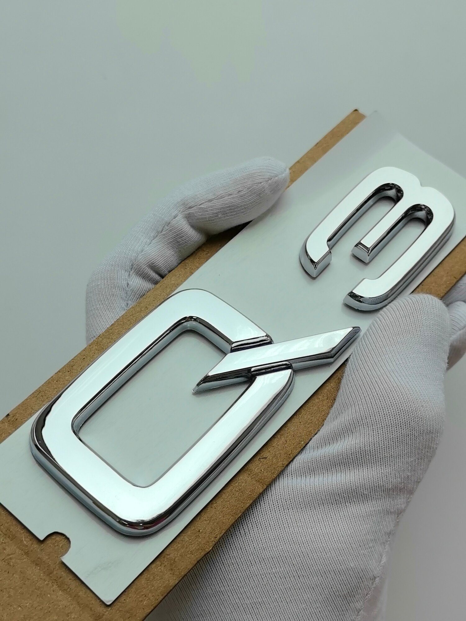 Шильдик Q3 для багажник Audi , надпись Q3 для Ауди (1шт.)