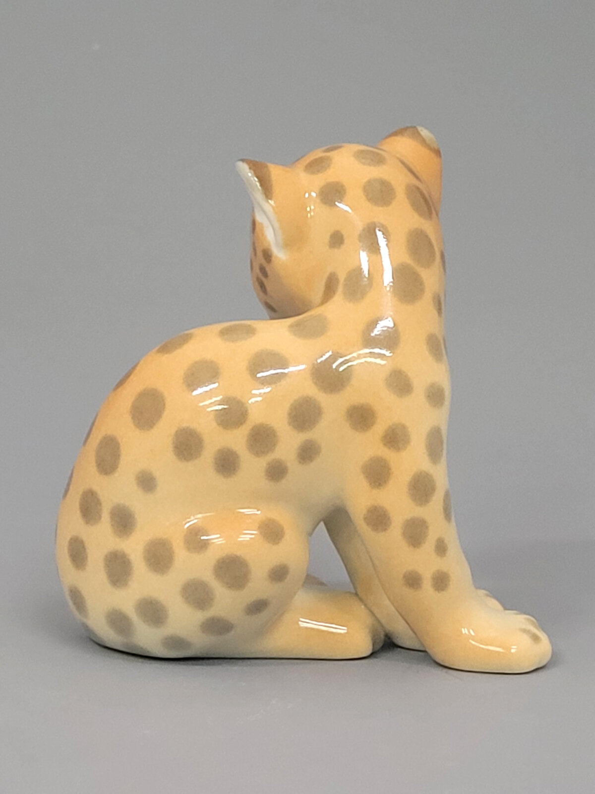 Фарфоровая скульптура Маленький леопард, Императорский фарфоровый завод — фото 1