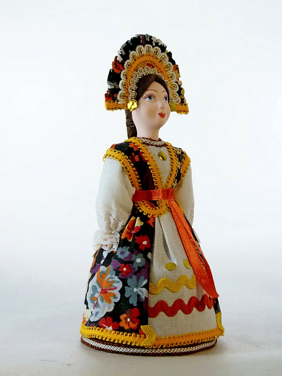 Кукла коллекционная Девушка в русском костюме — фото 1