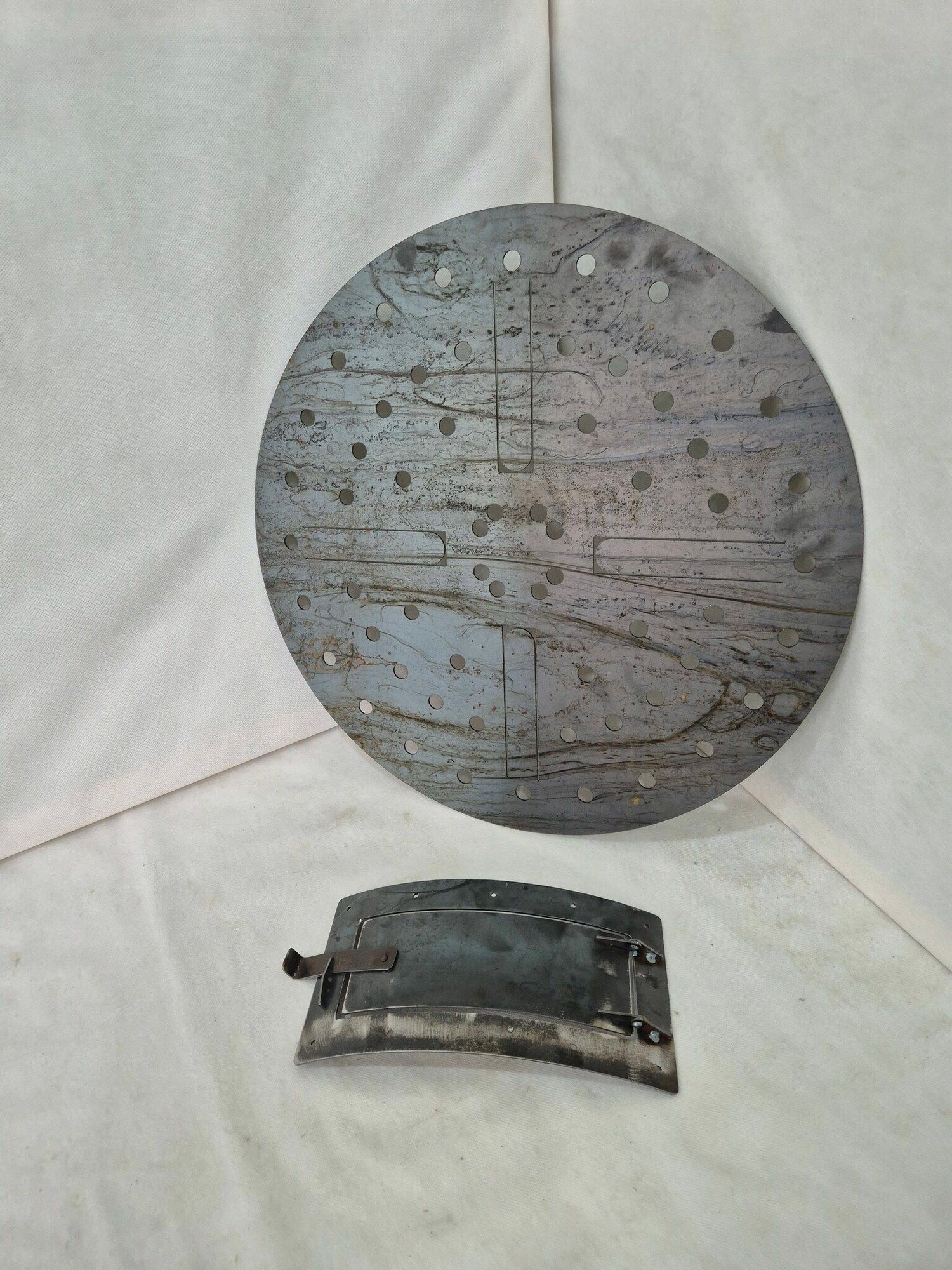 Дверка и колосник на бочку для сжигания мусора модель 172 2 мм толщина