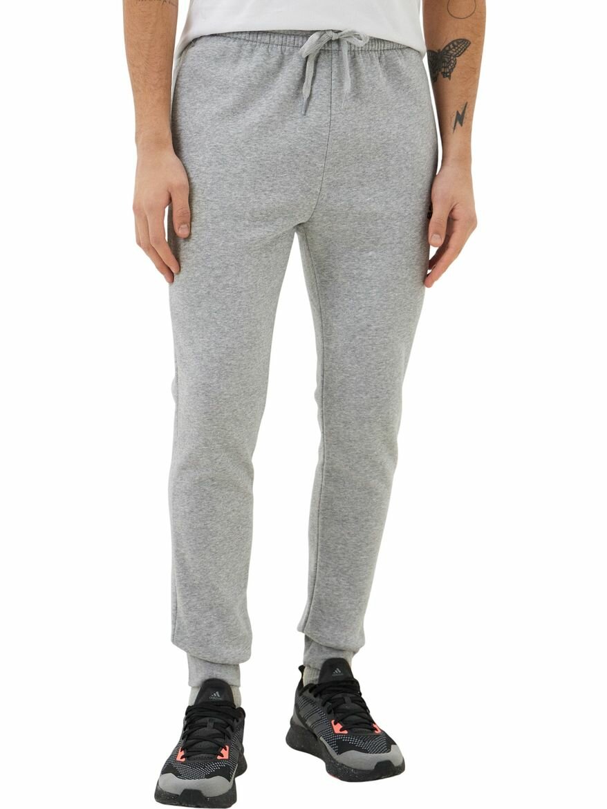 Брюки спортивные adidas Essentials Fleece Regular Tapered Pants