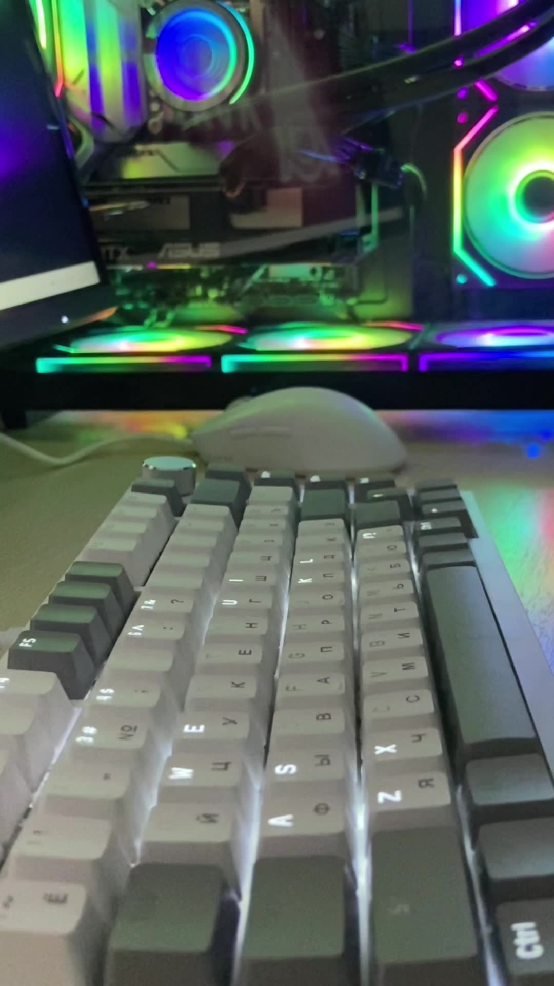 Механическая клавиатура с белой подсветкой Ajazz AK820, Red Switch, бело-серая — фото 1