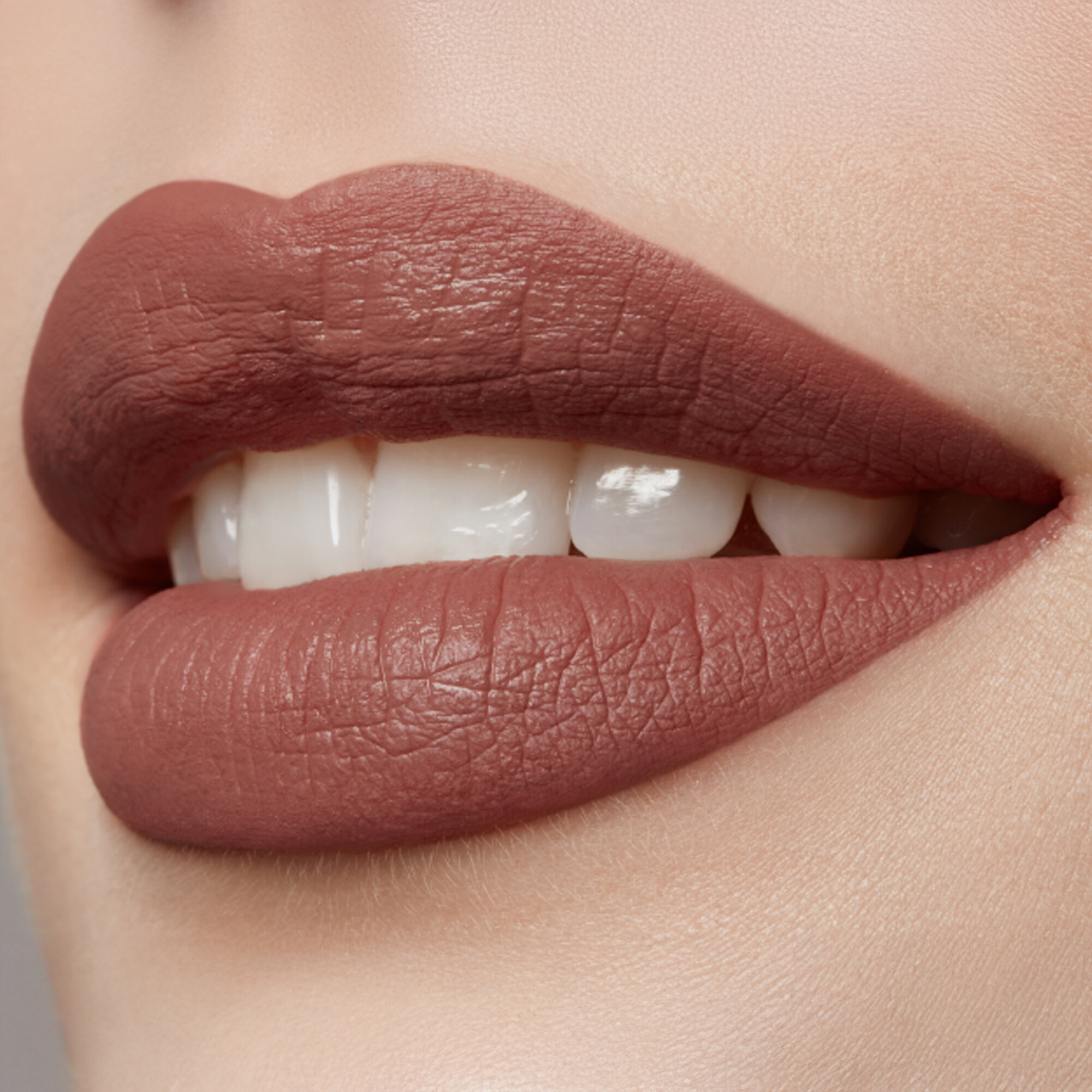 Помада L'Oreal Infaillible 16h, тон 105, жидкая, матовая, 5 мл — фото 1