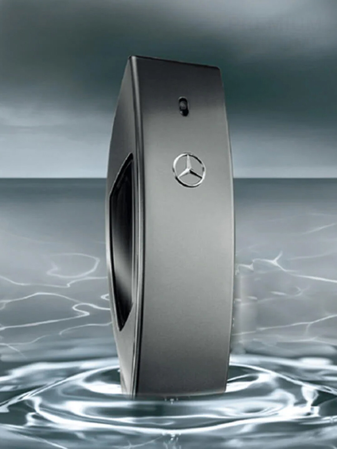 Мужской аромат Mercedes-Benz Club с энергичными древесно-пряными нотами — фото 1